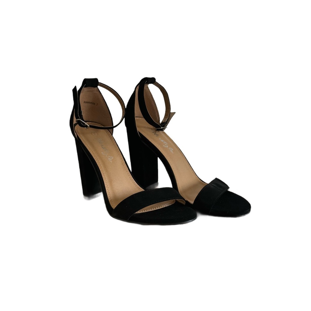 heritage size 7 black and tan 4” heels